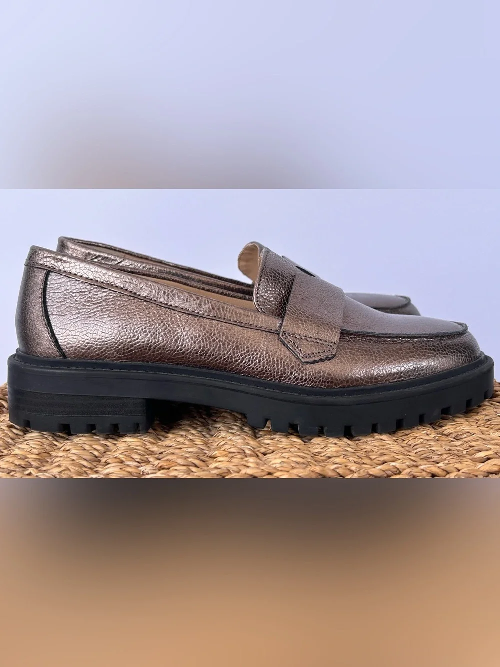 Banana Republic Factory Women’s Vee Strap‎ Lug Loafer in Pewter Size 8